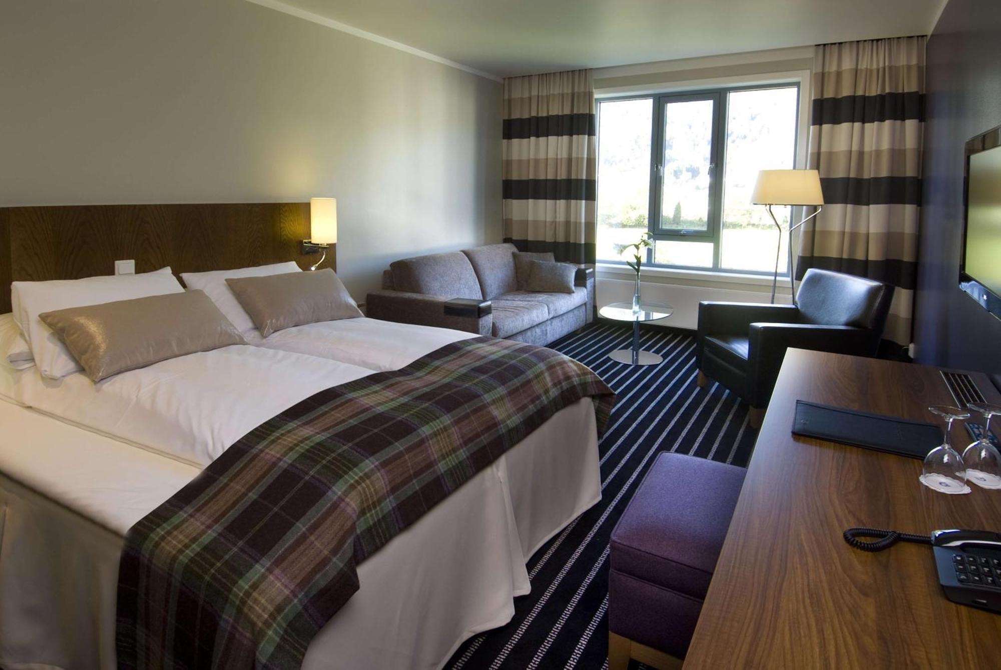 Scandic Sunnfjord Hotel & Spa Førde Dış mekan fotoğraf